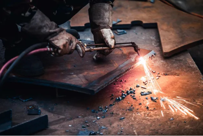 “Masterful Craftsmanship: Unveiling the Advantages of Creating Bespoke Metal Products for Your Business”