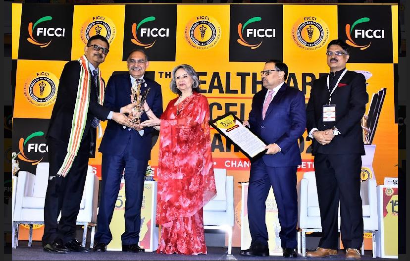Dr. Vikram Shah honoured with “Healthcare Personality of the Year 2023” Award by FICCI