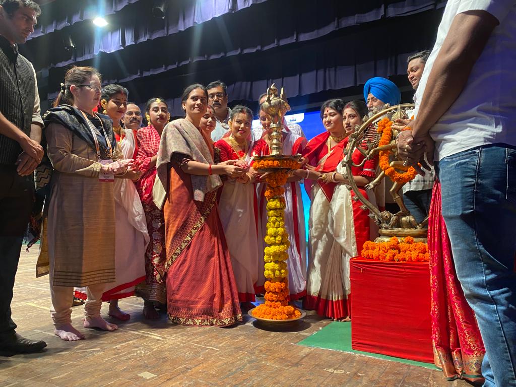 The National Unity showcased through the Youth Festival, and on the following day, the hearts of the youth were won over by the victorious cultural dances.
