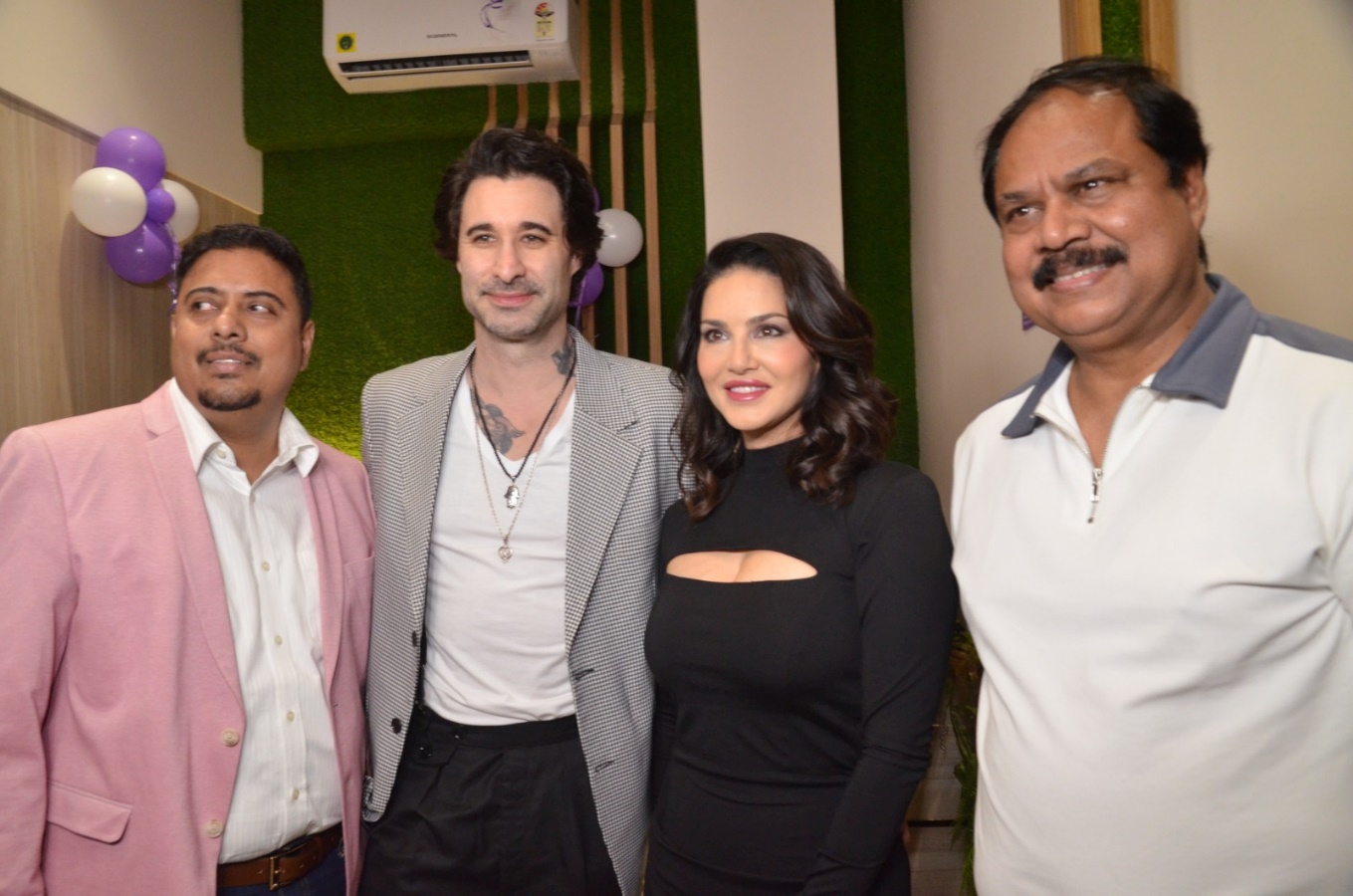Sunny Leone stands up for ‘Beauty without Cruelty’ with Naturals Beauty Academy-Starstruck by Sunny Leone collab: launches Naturals Borivali outlet