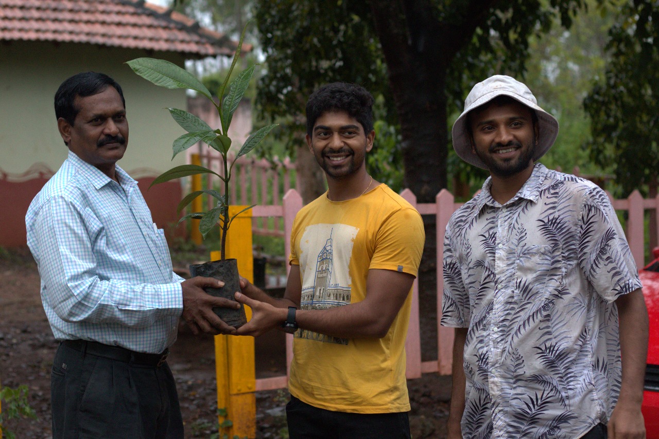 From Farm to Terrace: How Hasiru Agro is Bringing the Orchard to Your Doorstep!