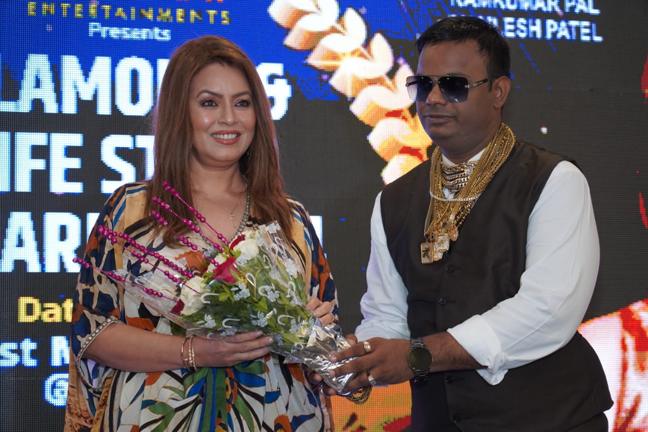Stars of Honor: Actress Mahima Chaudhary and Preeti Jhangiani Present Prestigious Award to Business Luminary Dr. Nikesh Jain Madhani