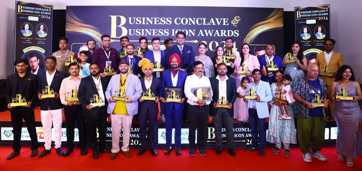 Bollywood Actor Sharman Joshi Shines the Franchise Batao Business Awards 2024.