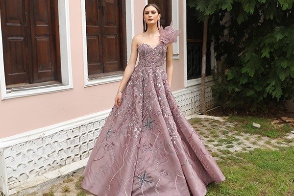 Bridal Gown Reinvention: Trends That Will Wow 