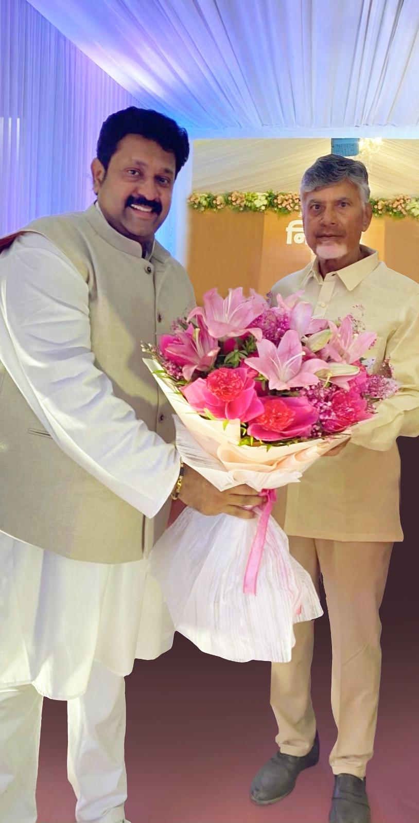Papua New Guinea Trade Commissioner Vishnuprabhu Greets Chandrababu Naidu