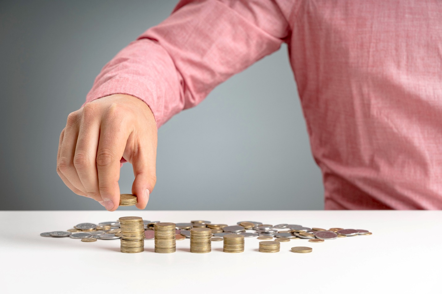 Charting Your Future Growth: Navigating FD Interest Rates Across Various Issuers