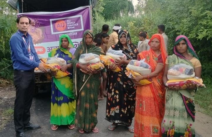 AU Small Finance Bank supports flood-affected families in Uttar Pradesh