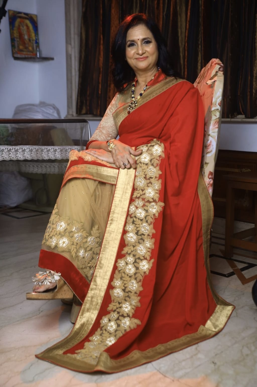 Madhu lakhotia is Renowned Personality known for her Reverse Singing and Dynamic Talent Woman