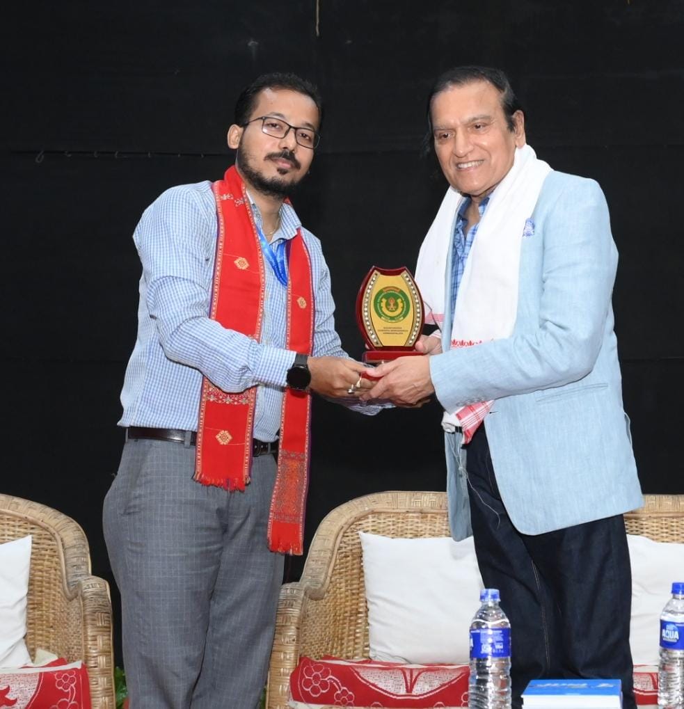 Dr. Dinesh Shahra Inspires Future Leaders with a Powerful Address on “Happiness & Success” at MSSV, Guwahati